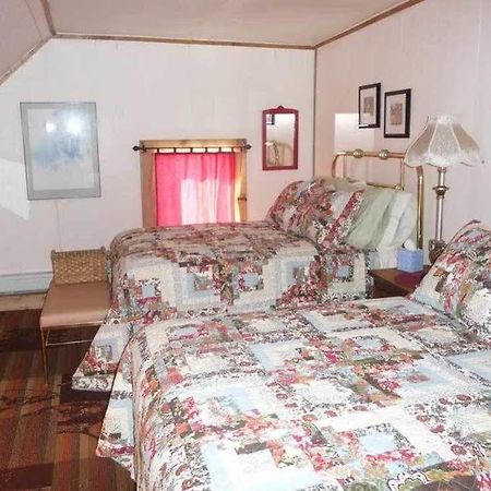 The Twin Lakes Inn Екстериор снимка