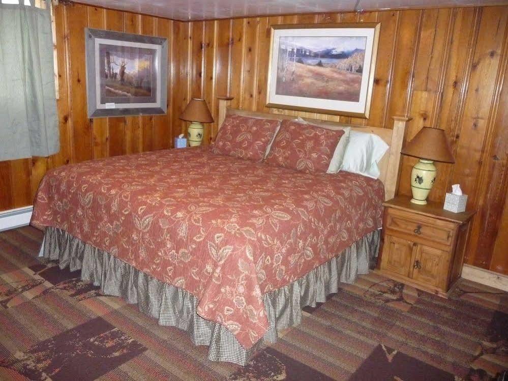 The Twin Lakes Inn Екстериор снимка