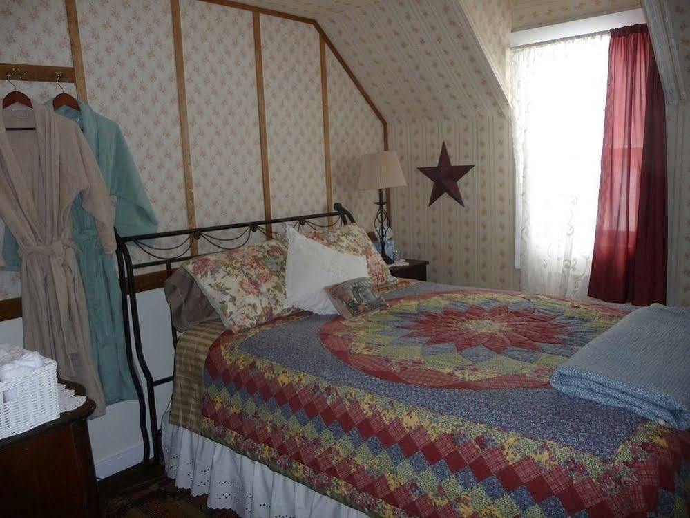 The Twin Lakes Inn Екстериор снимка