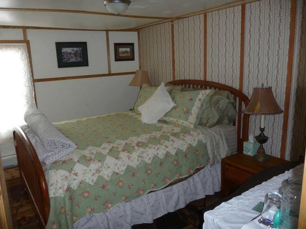 The Twin Lakes Inn Екстериор снимка
