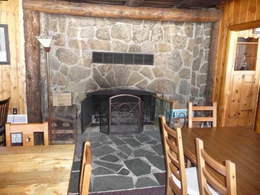 The Twin Lakes Inn Екстериор снимка